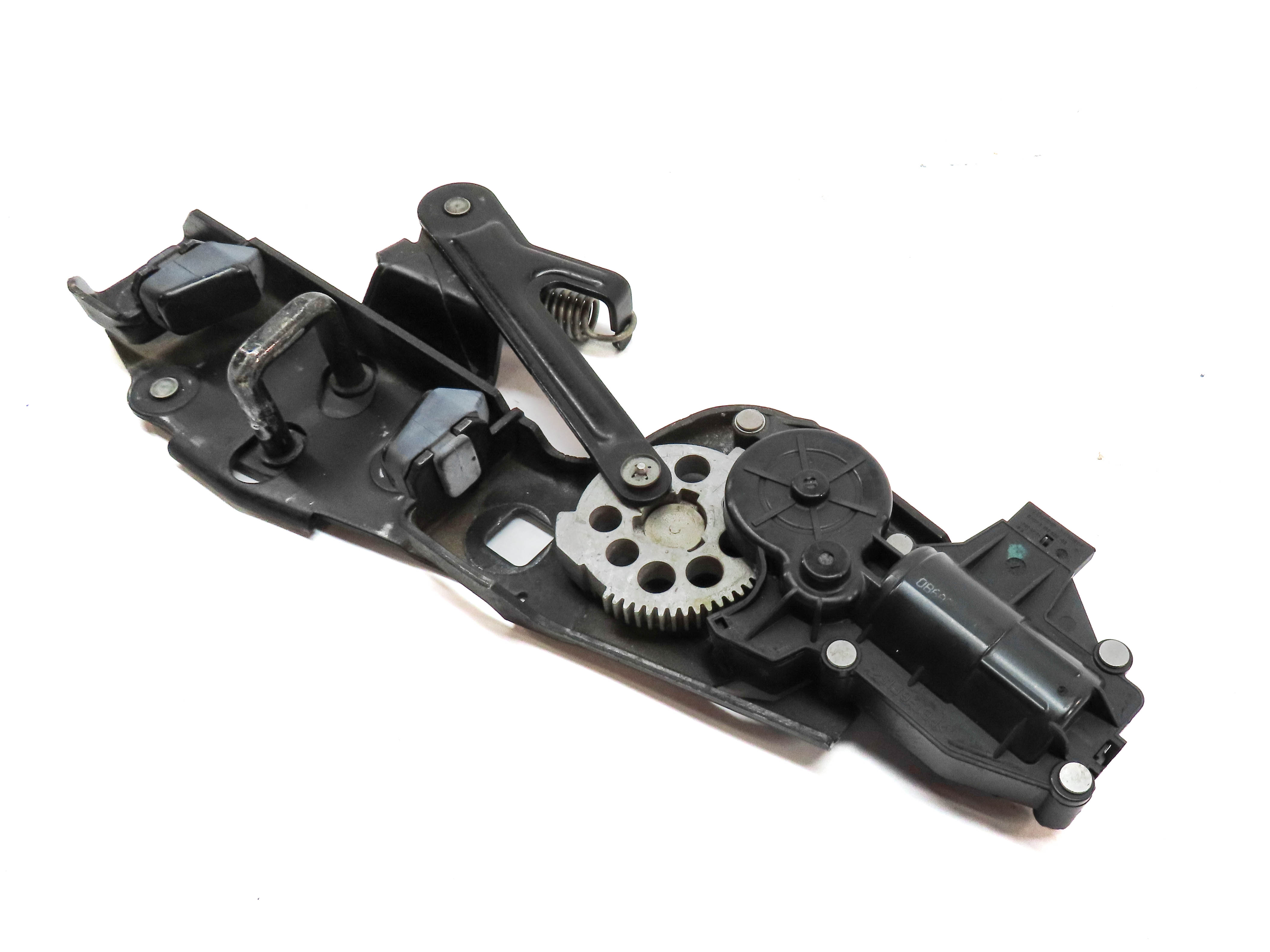 2008 RANGE ROVER SPORT (L320) REAR TRUNK HATCH STRIKER PLATE LOCK LATCH ACTUATOR — exact item pictured
